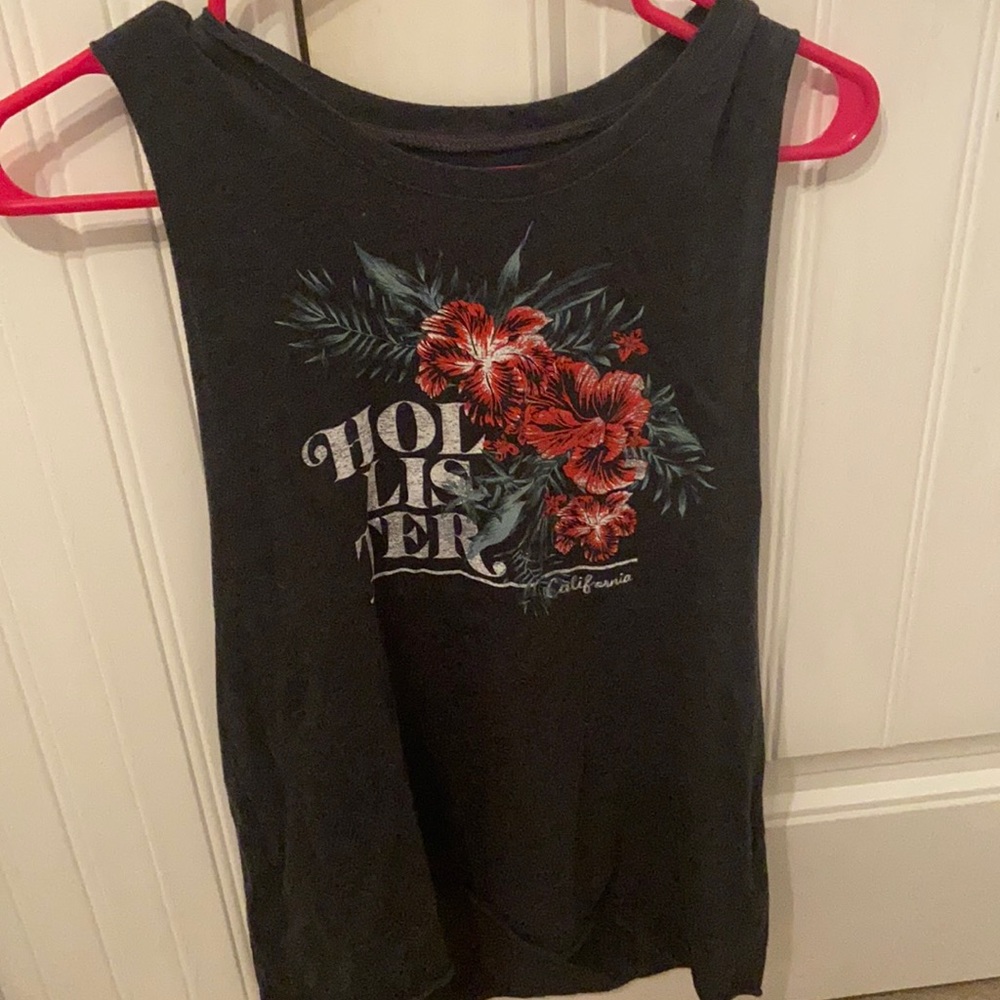 Hollister tank top , gray with flower and barley worn